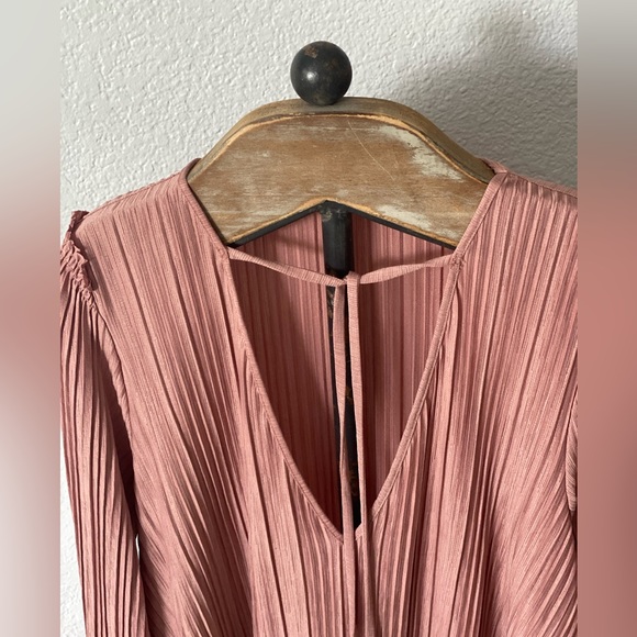 Free People Can't Help It Mini Dress Crinkle
Texture Bell Sleeve Red Size Small - Picture 3 of 5